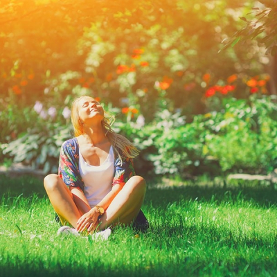 YOG-MEDITATION-LAWN-min